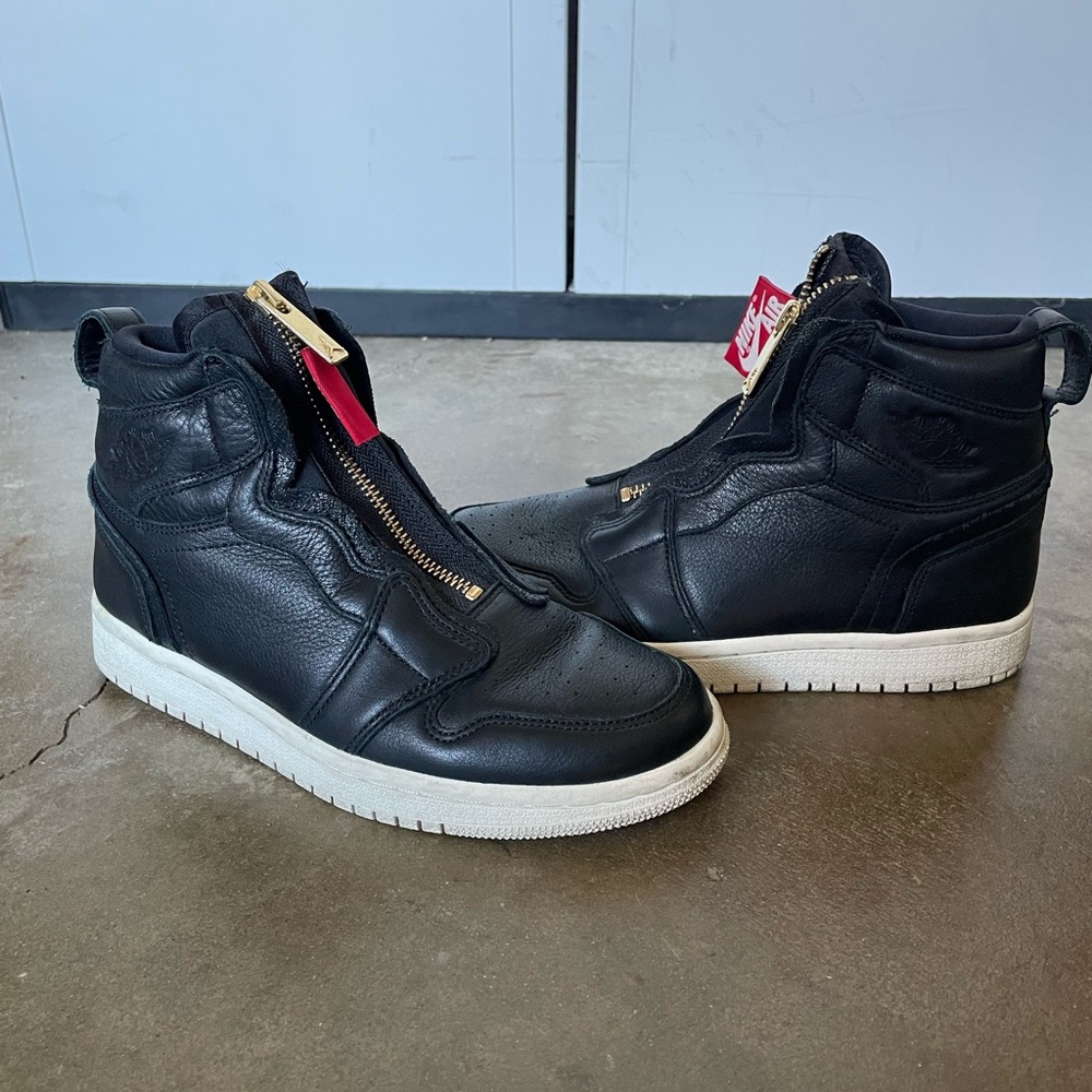 Nike Women’s Air Jordans 1 Retro “Black Sail” High Top Sneakers - Size 6